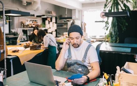 Entrepreneur working at a cafe